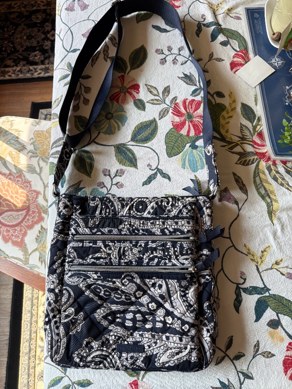 Vera Bradley travel crossbody purse